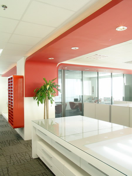 http://www.officedesigngallery.com/images/red2.jpg?0.3567873081322905
