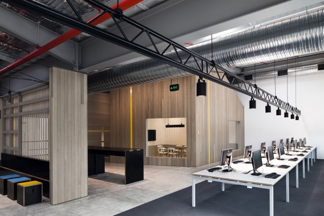 Unit T2 for Goodman Office Design by MAKE Creative